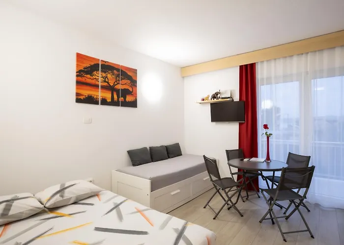 アパート Apartma Zusterna コペル